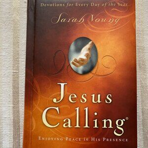 "JESUS CALLING" DEVOTIONS FOR EVERY DAY NEW